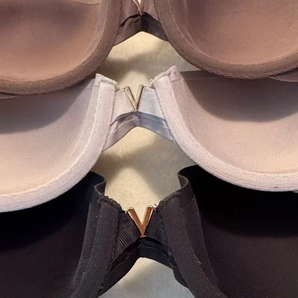 Victoria Secrets Elegant Women's Intimates Bra - Black, Brown, and Tan - Picture 10 of 10